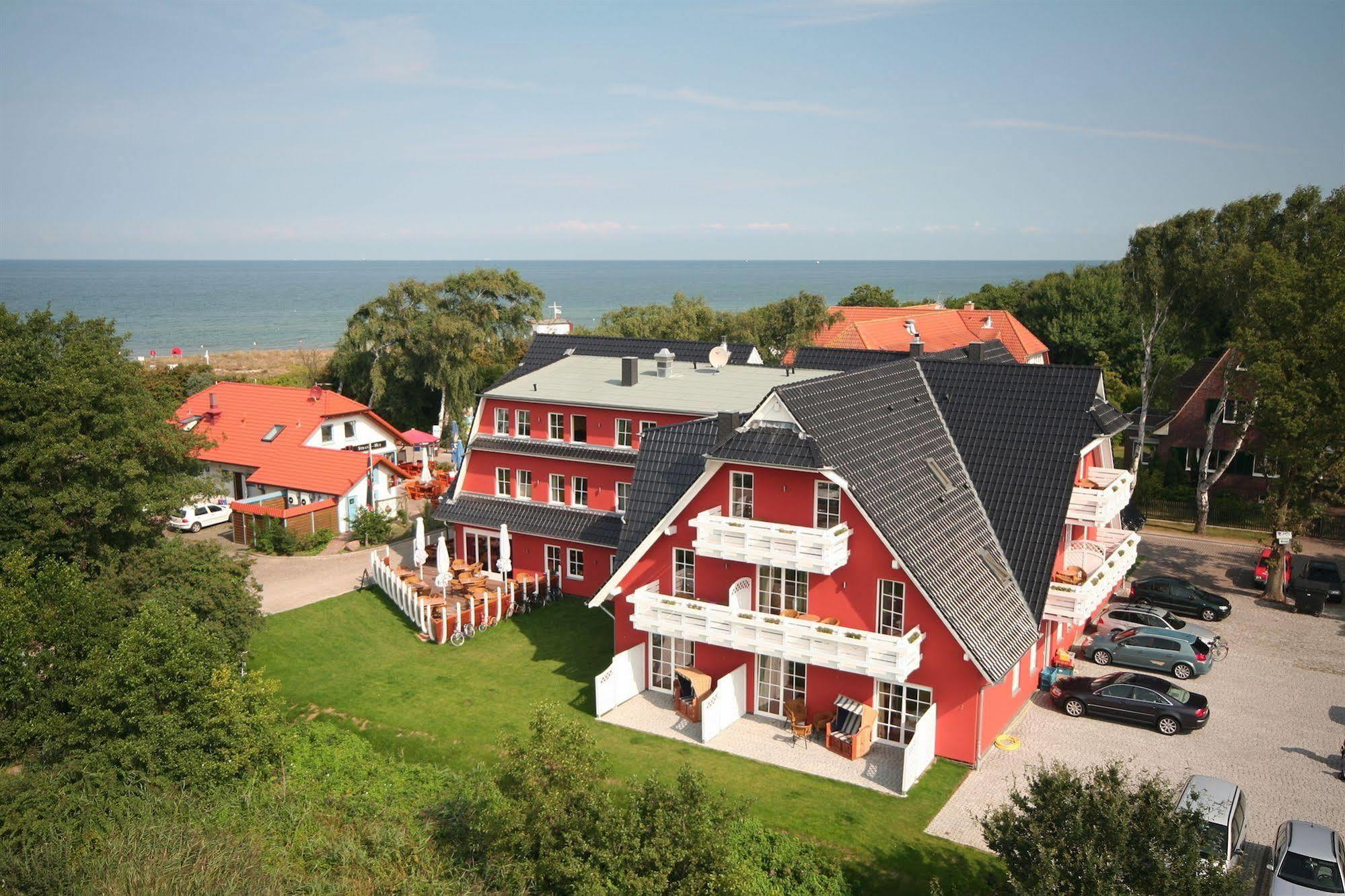 Strandhotel Deichgraf Graal-Mueritz Exterior photo
